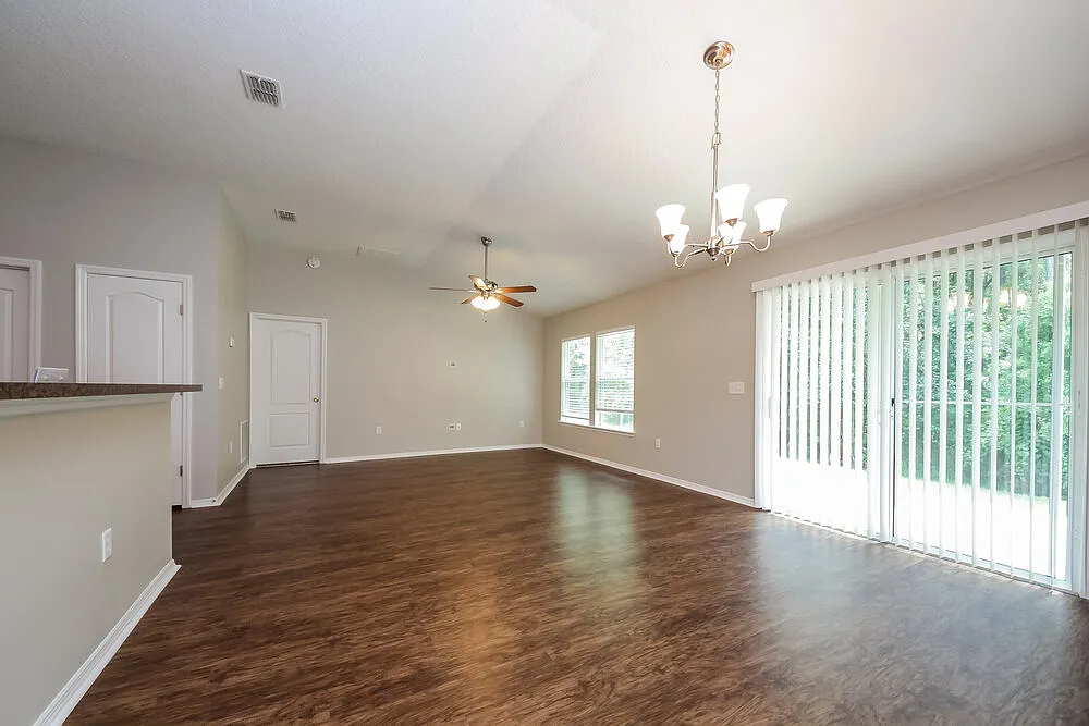 3 bed, 2.0 bath, 1503 sqft, $2,630 — Photo 4