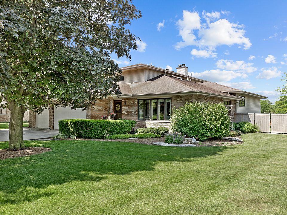 1st image of 590 Vail Dr