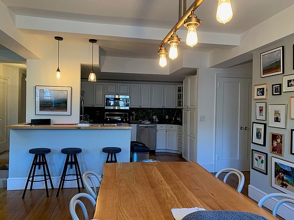 3rd image of 50 W 72nd St APT 1701