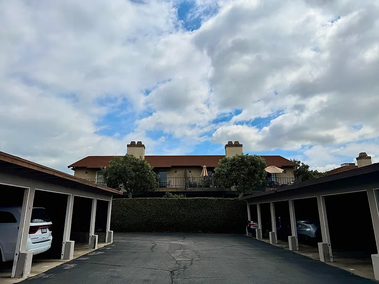 606 W Foothill Blvd — Photo 7
