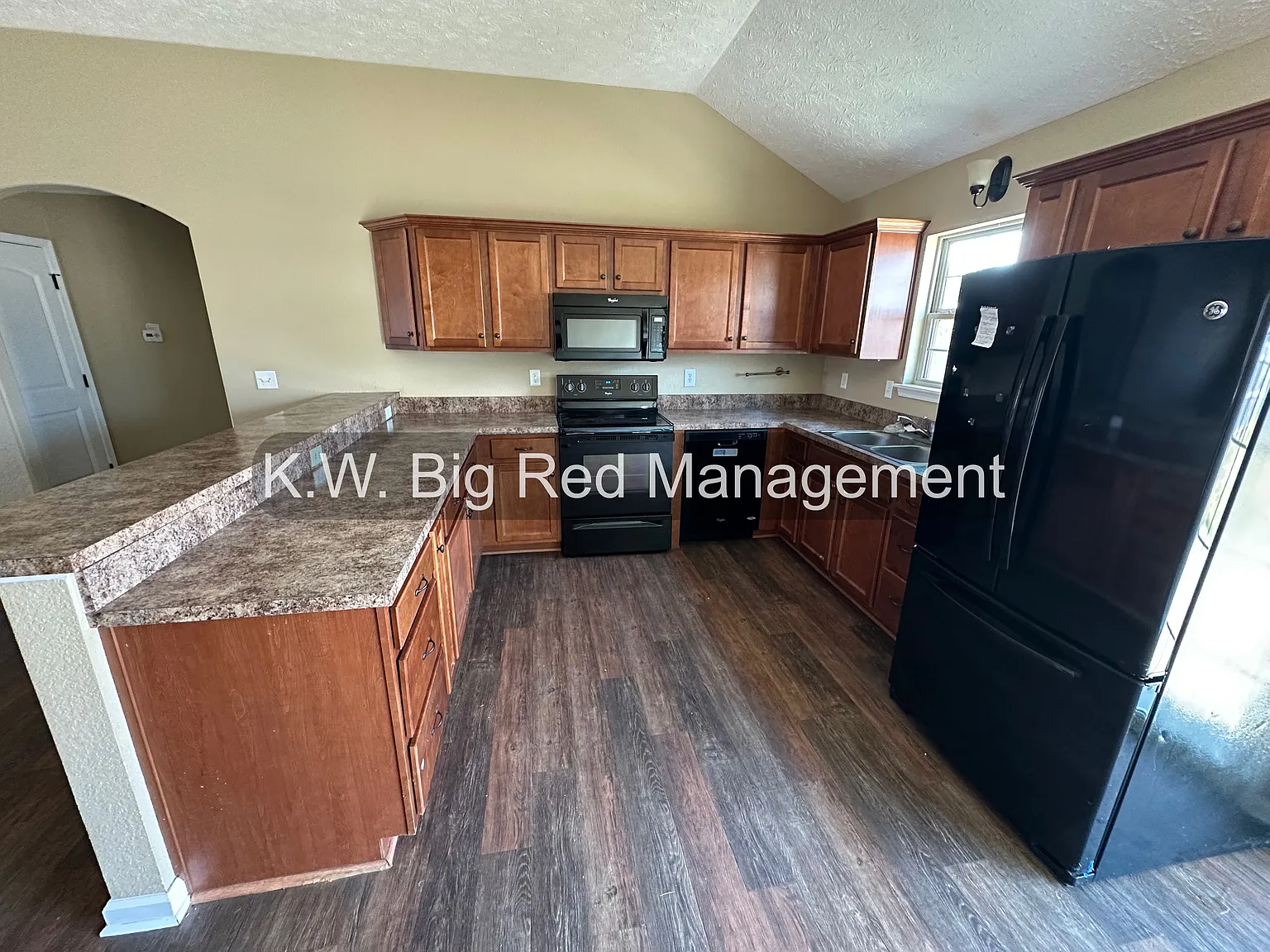 3 bed, 1339 sqft, $2,000 — Photo 3
