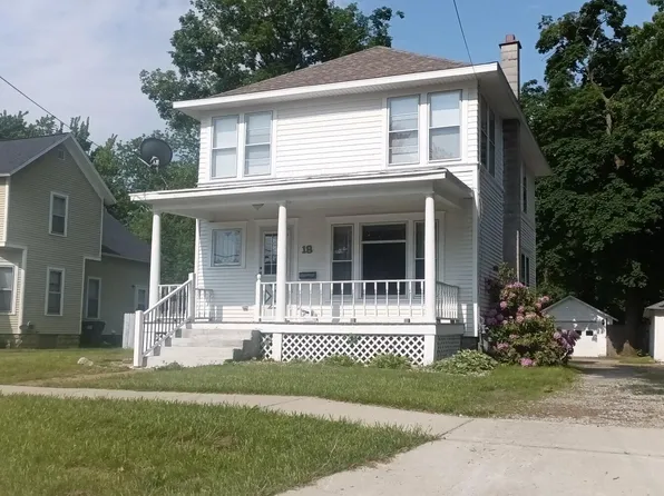 18 Rippon Ave, Hillsdale, MI 49242
