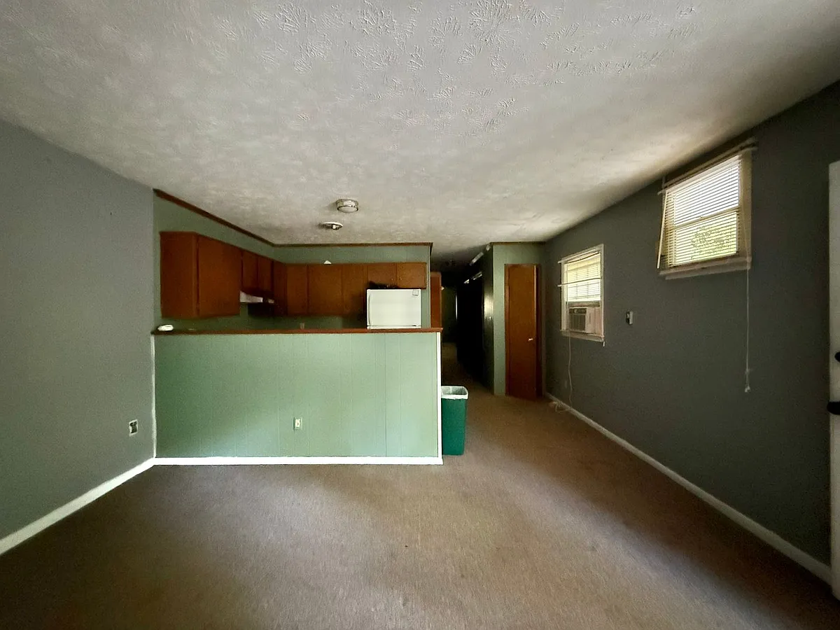 Building Photo - 619 E Wade St #4