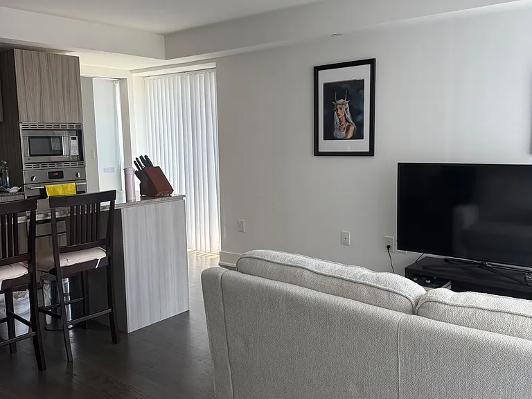 955 Bay St #1307 — Photo 9