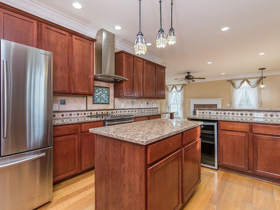 1st image of 5030 Chinquapin Ln
