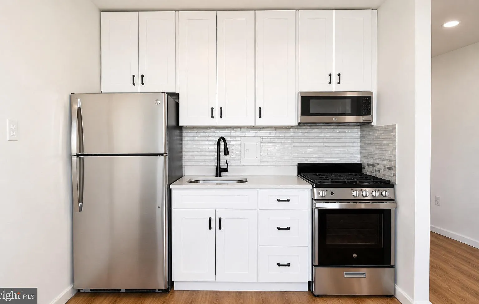 Studio, 1.0 bath, 356 sqft, $1,695 — Photo 1