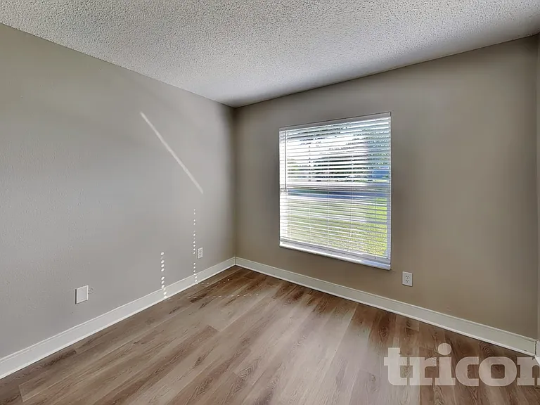 1020 Red Oak Cir — Photo 8