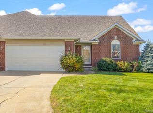 5513 Hidden Valley Ct, Linden, MI 48451