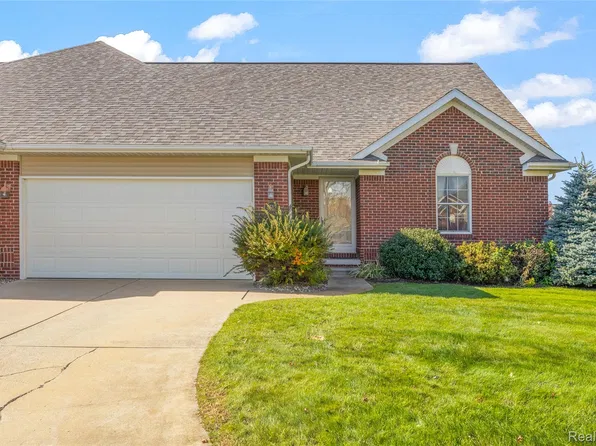 5513 Hidden Valley Ct, Linden, MI 48451