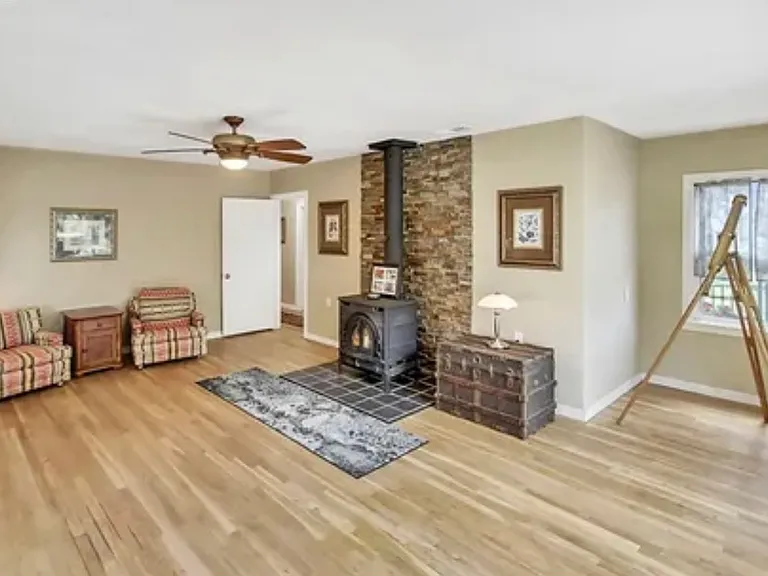 15685 Kelso Rd — Photo 8