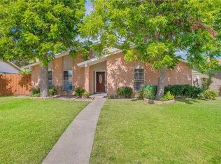 2905 Village Crest Cir, Garland, TX 75044