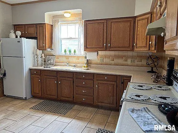 2829 E Sangamon Ave — Photo 18