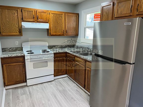 3rd image of 1020 Grace St APT B