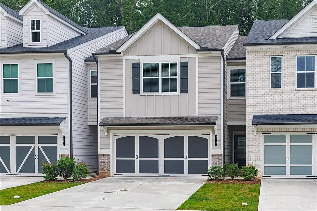 3 bed, 2.5 bath, 1912 sqft, $2,100 — Photo 1