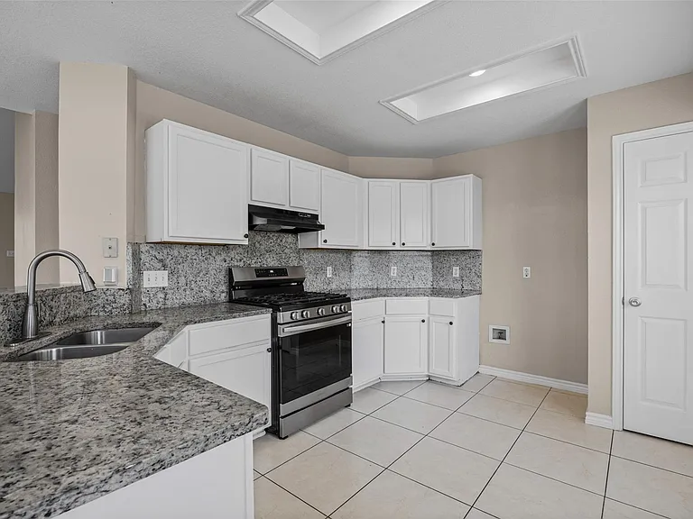 2432 Roundabout Ln — Photo 7