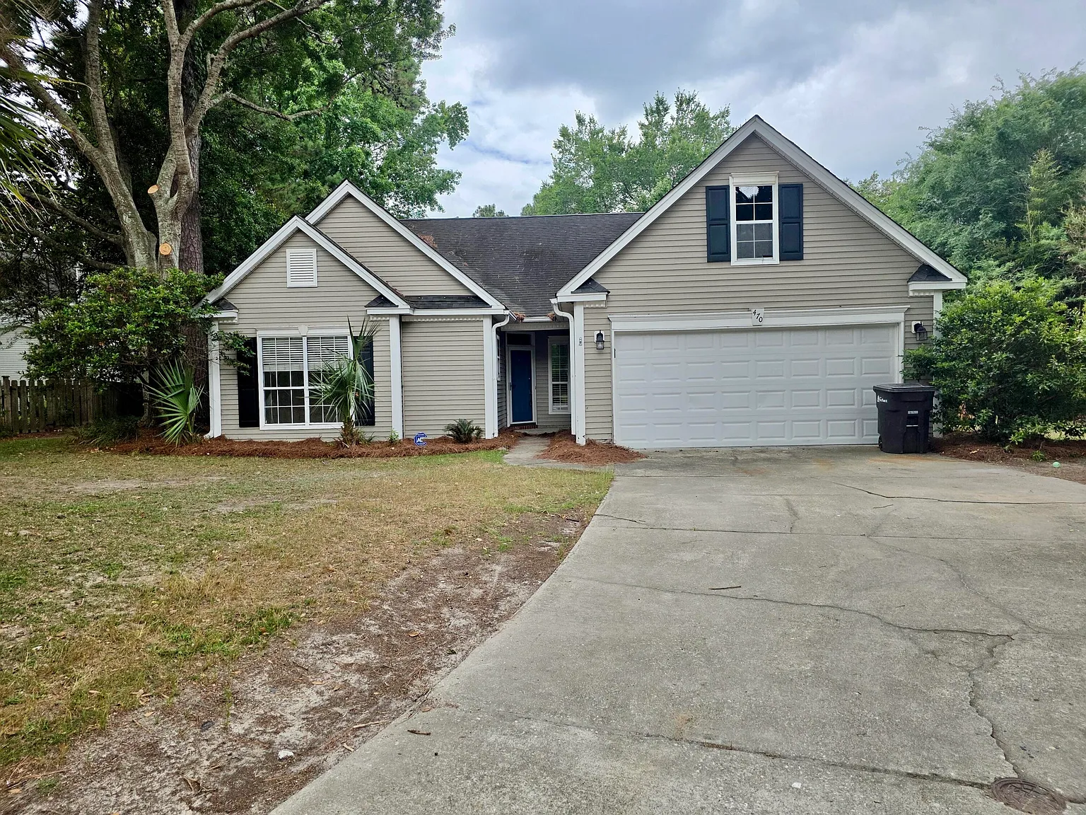 3 bed, 2.0 bath, 1659 sqft, $3,300 — Photo 2