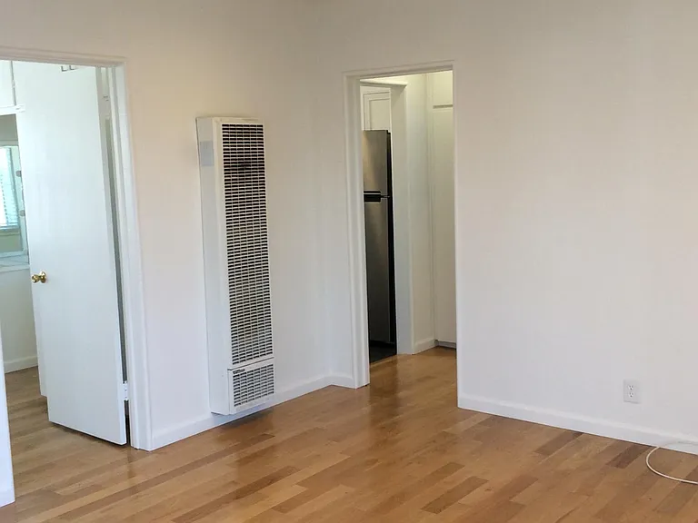 2315 Ocean Park Blvd #D — Photo 10