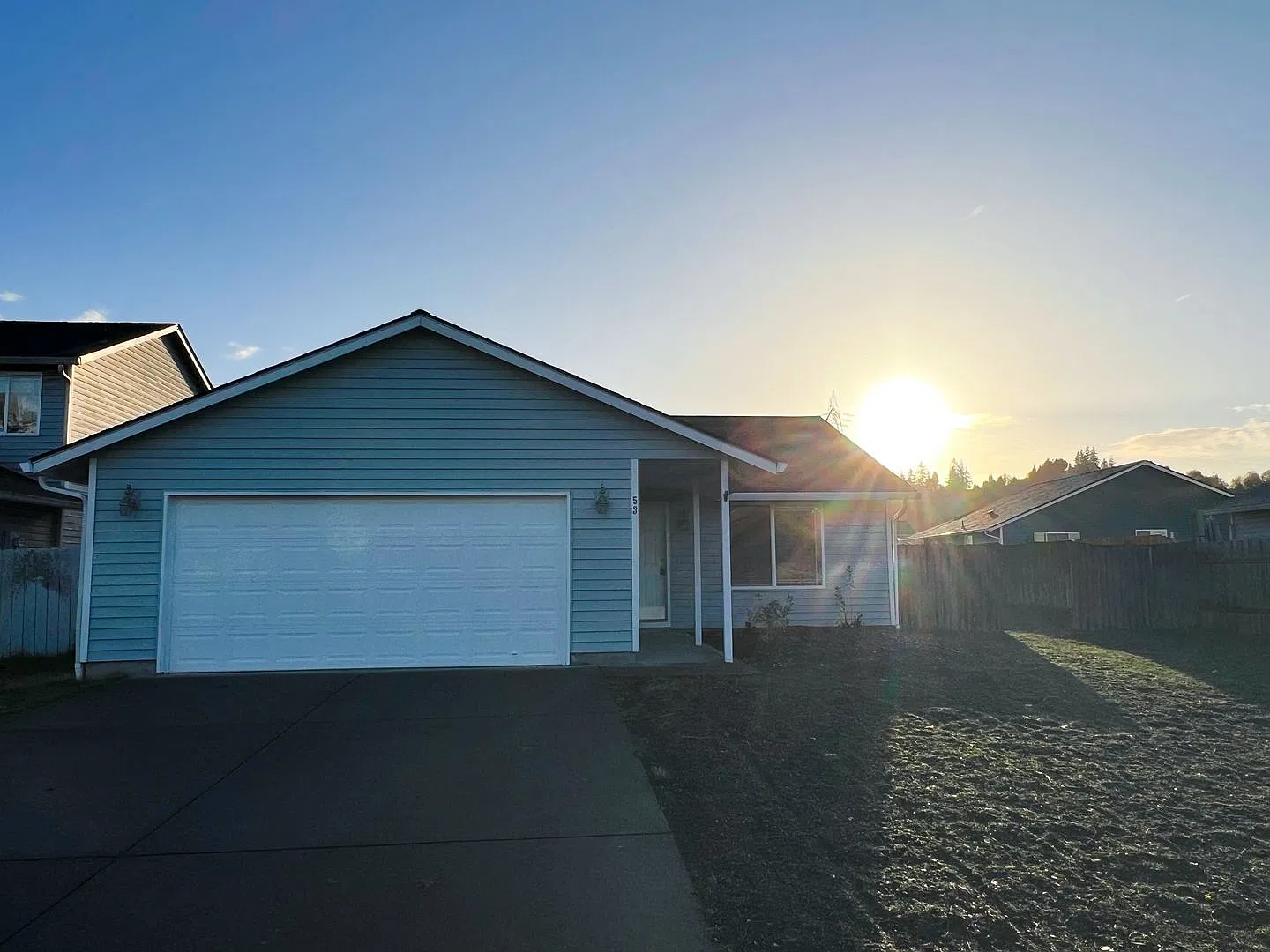 Remodeled 3 Bedroom Kelso Home on Large Lot for Lease - 53 Warbler Dr — Photo 1