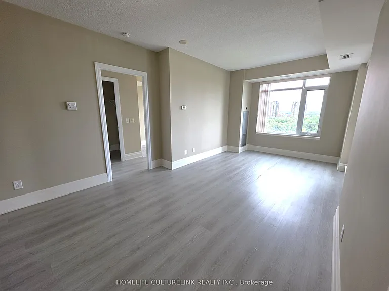 131 Upper Duke Cres #804 — Photo 16