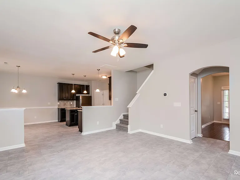 155 Taplow Trl — Photo 6