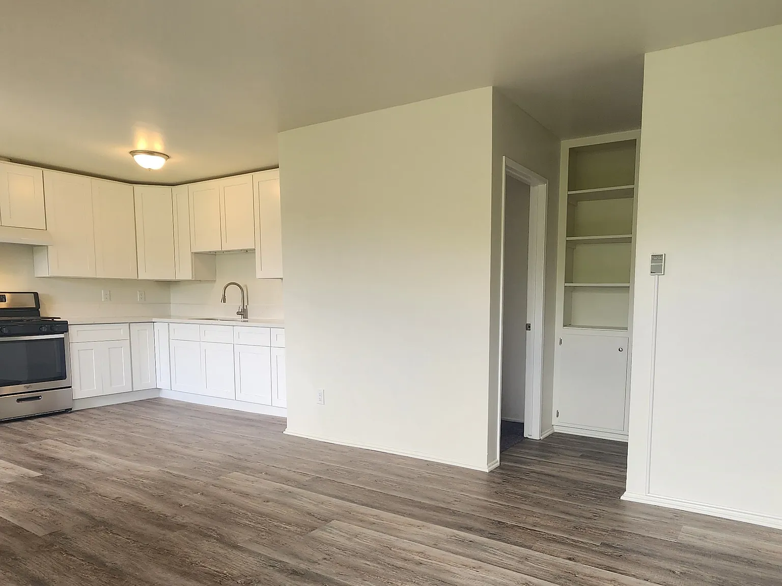 2 bed, 1.5 bath, 900 sqft, $1,995 — Photo 4