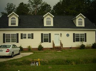 996 E McRainey Rd, Saint Pauls, NC 28384