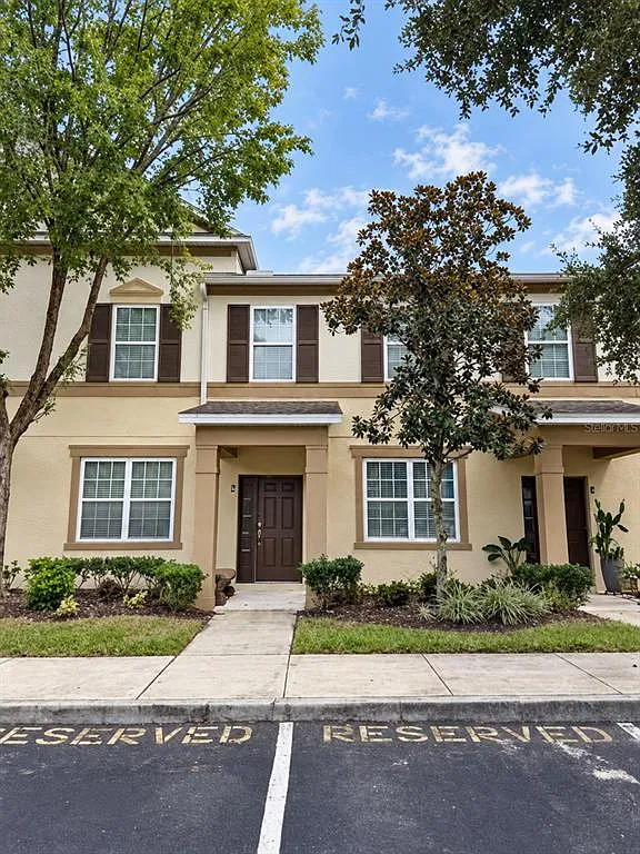3 bed, 2.5 bath, 1363 sqft, $2,400 — Photo 1