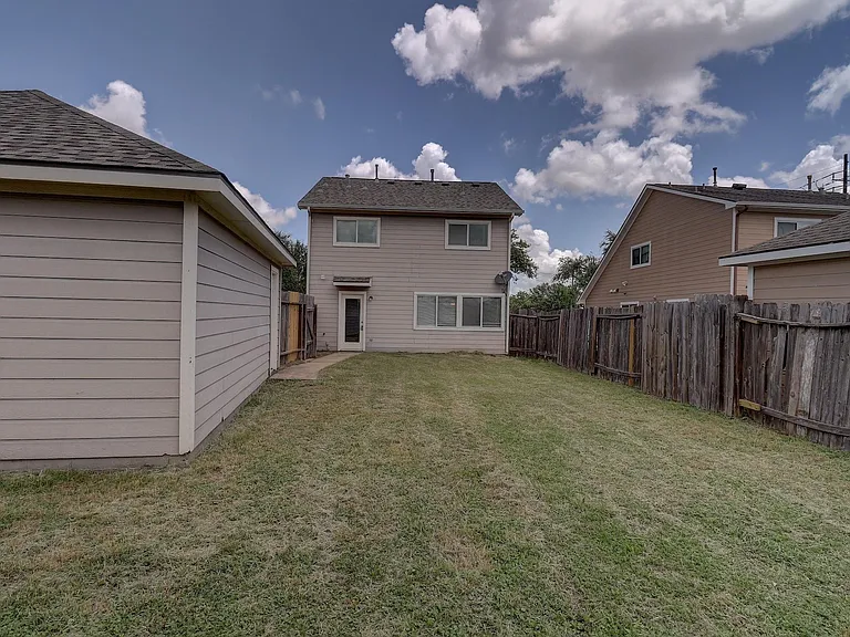 19711 Hidden Shadow Ln — Photo 25
