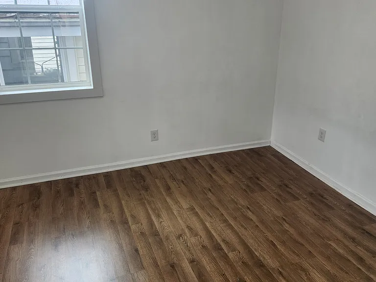 237 4th Ave — Photo 6