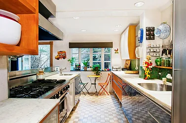 Rented by Yael Dunsky Real Estate