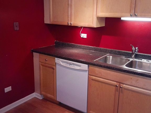 4th image of 522 E Spruce Dr
