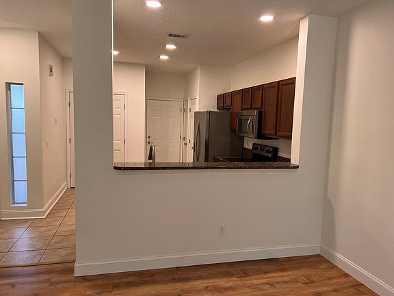 3rd image of 292 Leese Dr