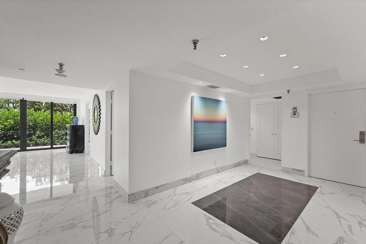 Building Photo - 2580 S Ocean Blvd #1A1