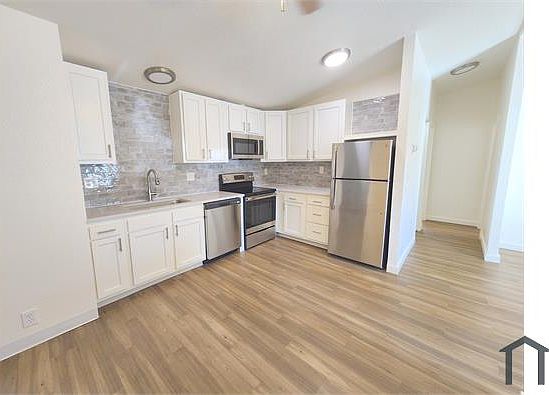 1st image of 1136 Willow St #1136