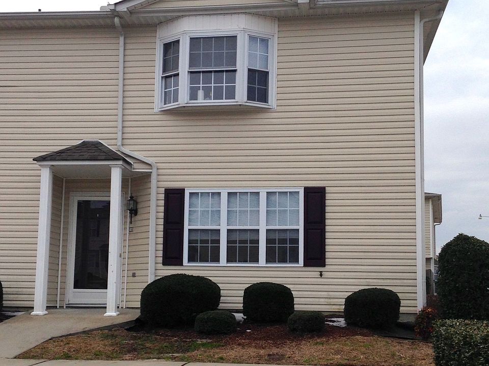 1st image of 3812 L10 E Vancroft Cir