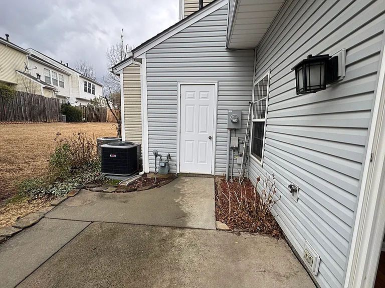 3024 Mannington Dr — Photo 31