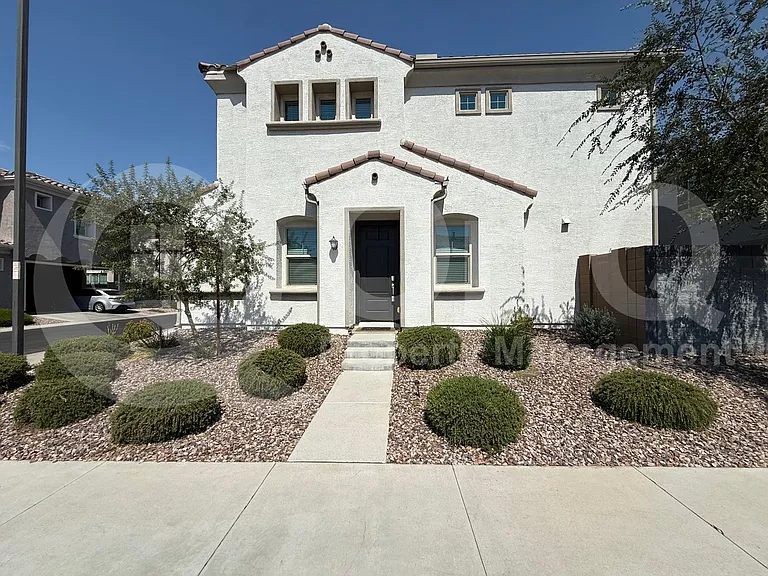 1061 E Marlin Dr — Photo 4