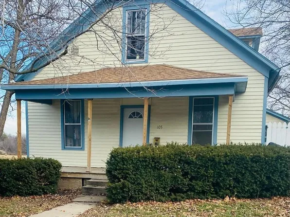 105 N D St, Fairfield, IA 52556