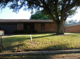 1917 Chapel Heights Dr, Wharton, TX 77488