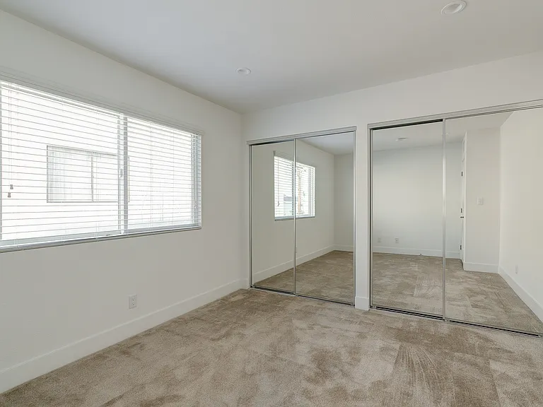 439 Stocker Apartments — Photo 48