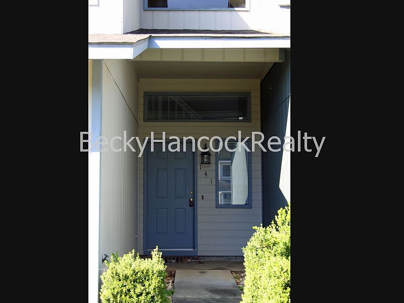 2nd image of 141 Woodfield Pl