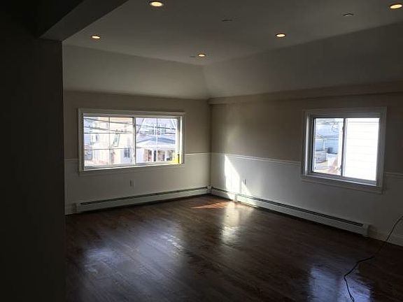 3rd image of 4830 41st St