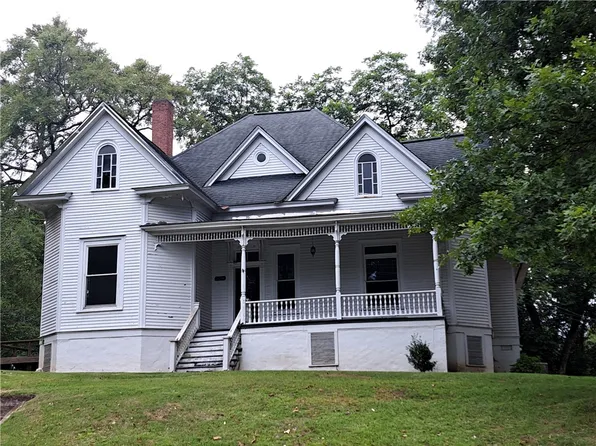 326 W Point St, Roanoke, AL 36274