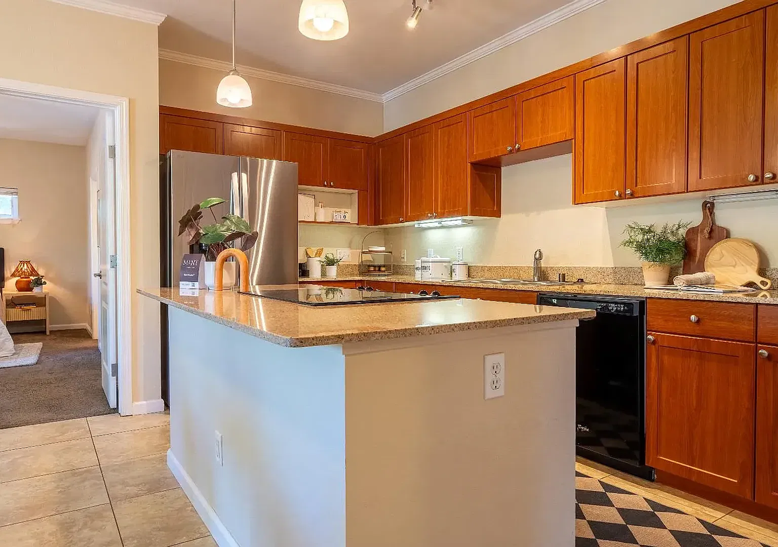 Beautiful 2 Bedroom 2 Bath Condo! — Photo 4