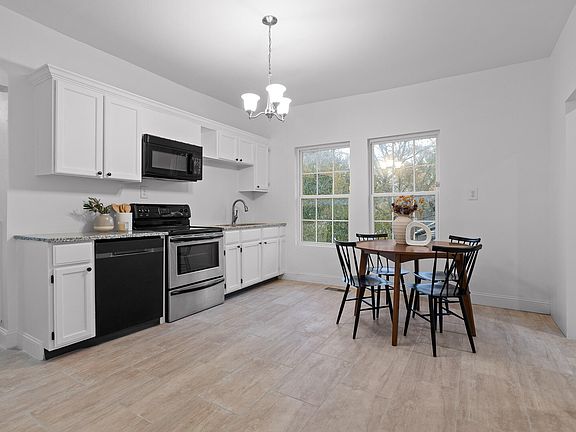 5th image of 800 Barton Ave