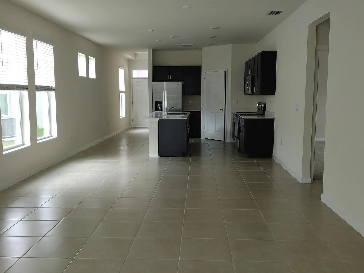 816 Friendship Circle - 0 — Photo 2