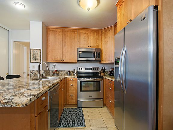 2nd image of 1885 Diamond St #330