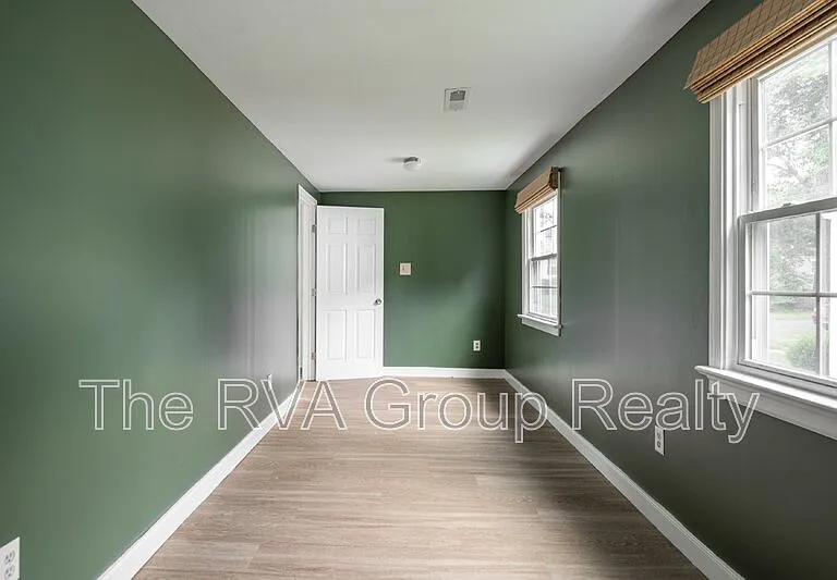 712 Hill Top Dr — Photo 12