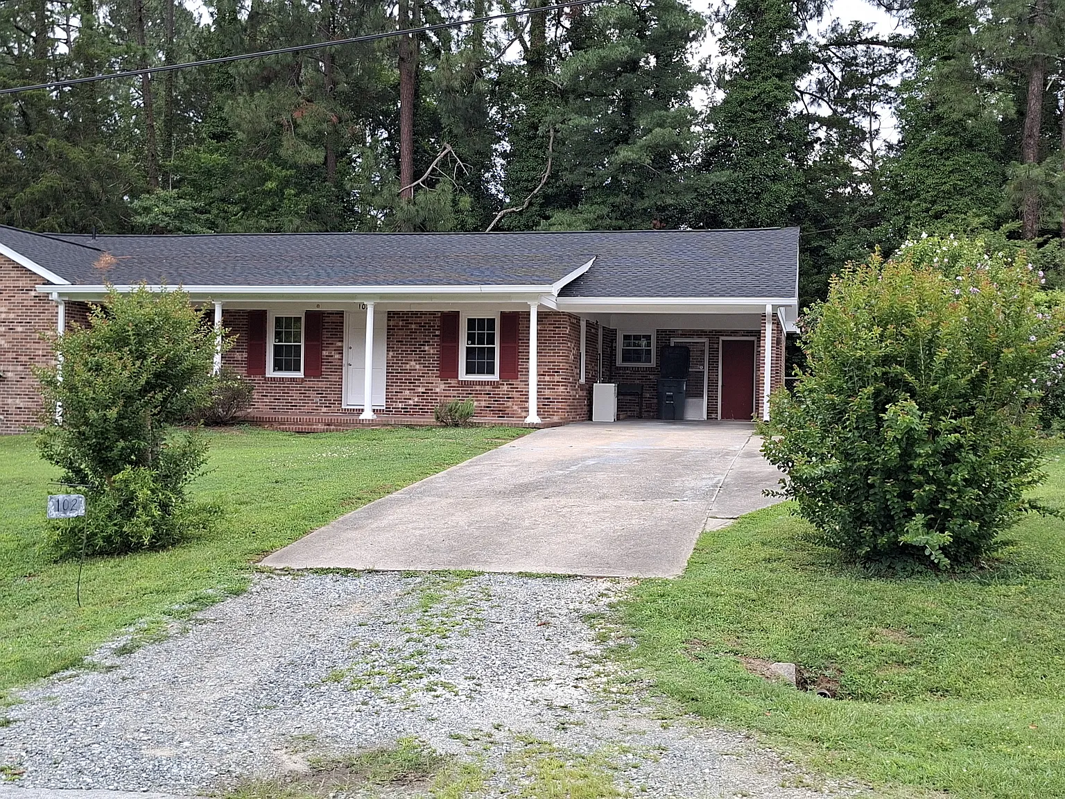102 Fairfield Dr — Photo 2