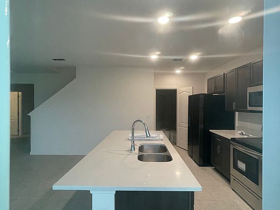 2nd image of 440 Adriel Ave